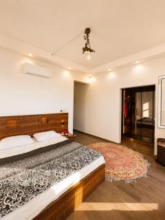 Luxury 3BR Chalet in Mazarine - Pools & Lagoon - 2