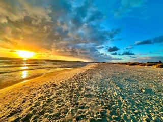 Sola Beach Stay - Private Entrance & Parking - 8