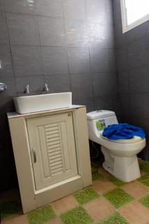 Beautiful 4 Bed Bungalow Close to Beach & Hotspots - 8