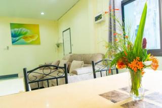 Beautiful 4 Bed Bungalow Close to Beach & Hotspots - 2
