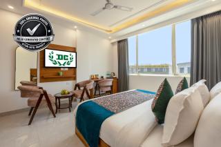 Hotel De Clark Luxury Airport Hotel near Delhi IGI Airport T3 with Free WiFi & 24x7 Check-in - 1