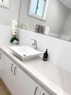 Top of the Range - Tourist Road Studio Apartment - 4
