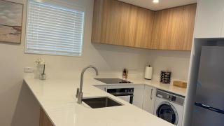 Stylish Standalone, 2 Bed, 2 Bath and parking - 7
