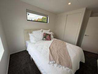 Stylish Standalone, 2 Bed, 2 Bath and parking - 1