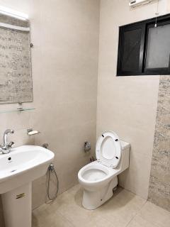 Landmark III High Rated Apartment - 5