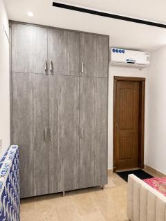 Landmark III High Rated Apartment - 8
