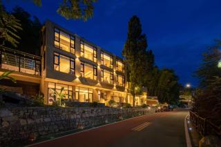 Xuzhu Avatar Mountain Hideaway Near Zhangjiajie National Forest Park Middle Gate With Mountain Views Bamboo Groves Terraced Fields Dining Service For Travelers Seeking Comfort In Nature And Rural Life - 0