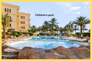 Sea Breeze, Sea View, Large Balcony, Beach und Pool - 1