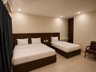 Karachi Rooms PECHS - 0