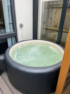 The garden spa at number 15 - 9