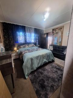 Elvalas Apartment Cozy 1 Bedroom with your own private kitchen and bathroom - 0