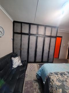 Elvalas Apartment Cozy 1 Bedroom with your own private kitchen and bathroom - 6