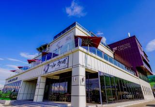 The Crown Premium Hotel - 0
