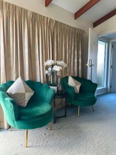 The Airport Homestay House - 4