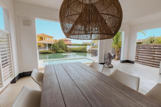 Lagoon Lounge - Waterfront villa with private pool - 2