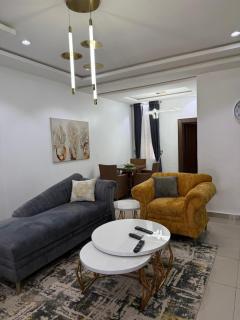 Trinity Shortlet apartments - 8