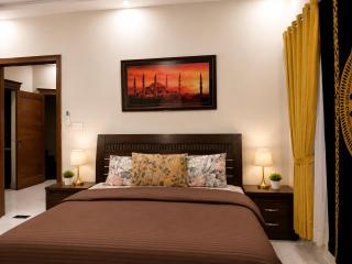 Bahria Guest House - 8