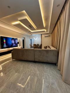 New Cosy 2bed apartment and 1 BQ - 9