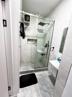 New Cosy 2bed apartment and 1 BQ - 2