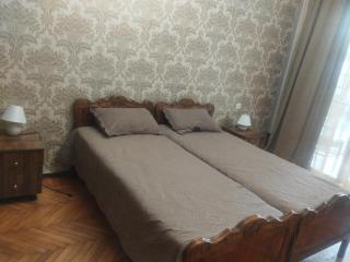 Central One-Bedroom Apartment - 5