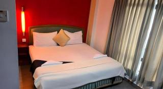 Super OYO 90780 J Hotel Bukit Bintang - 1