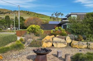 Seven Mile Beach Holiday Home - unwind and restore - 3