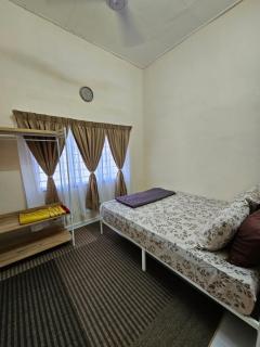 Anjung Rhea Homestay - 5