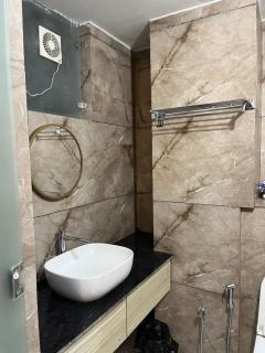 Mountain View Paradise Apartment 2King Beds 2 Washrooms Tapovan - 3