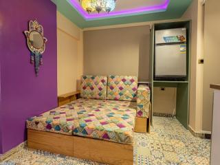 Moroccan Studio Jacuzzi 5 Min Airport selfcheck-in - 4