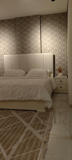 Spacious 3BR Apartment with Terrace & Parking - 2