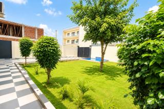 A2 Vista - 4BHK Villa with Lawn Near Expo Mart - 8