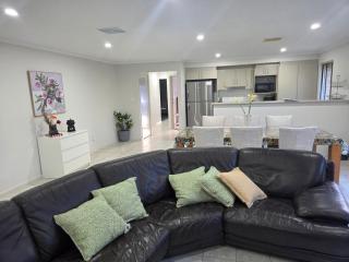 Modren Family Escape - Spacious 4BR Home - 9