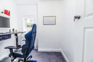 Nottingham 4 Bed House Sleeps 11 Parking for 3 - 5