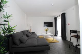 Exeter 6-Bed En-Suite with Free Parking - 0