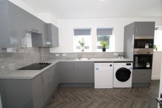 Exeter 6-Bed En-Suite with Free Parking - 9