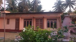 Point Pedro-SeaView Retreat-5Min Walk to the Beach - 5