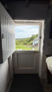 Ffynnonau - Newport, Pembrokeshire, set in a secluded spot at the foot of Carn Ingli - a beautifully curated, three-bedroom 1840 farmhouse - 9