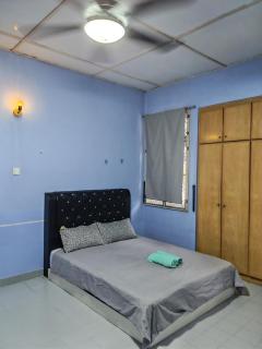 Private Bathroom Queen Kota Permai - 0