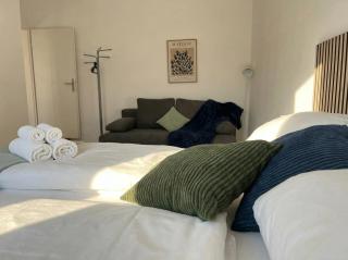 Modern Private Rooms with Balcony near Belvedere Palace - 1