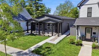 Designer Home Near Downtown Indy & Mass Ave - 6