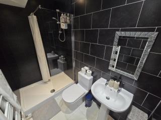 Room 1 Shared House in L7 - 8