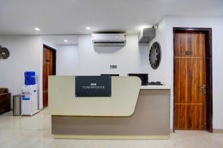 Townhouse Status By Sbg Near Anand Vihar Vaishali Metro Station - 0