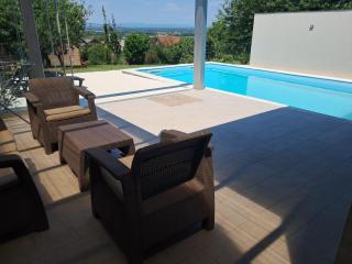Peaceful Countryside Retreat with Pool & Jacuzzi by Destination GREEN Croatia - 8