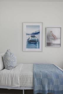 Modern 2BR apartment with free parking sleeps 5 - 3