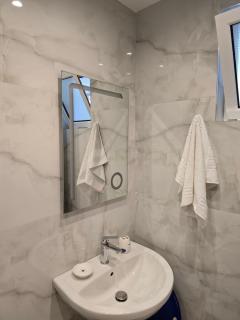 Husi Hotel - 1