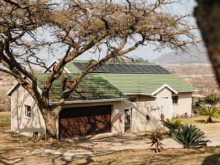 Tranquility-Ukuthula Game Farm Guesthouse with Hot Tub - 1