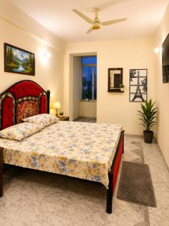 ZOYO Rooms F17 Markaz Islamabad - 3