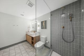 Stylish 3BR - Rooftop Pool - Urban Getaway - 2
