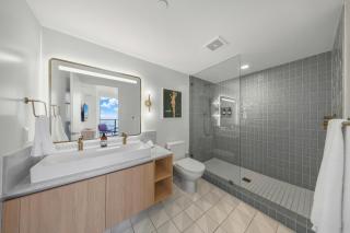 Stylish 3BR - Rooftop Pool - Urban Getaway - 3