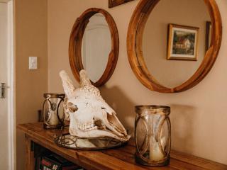 Tranquility-Ukuthula Game Farm Guesthouse with Hot Tub - 1